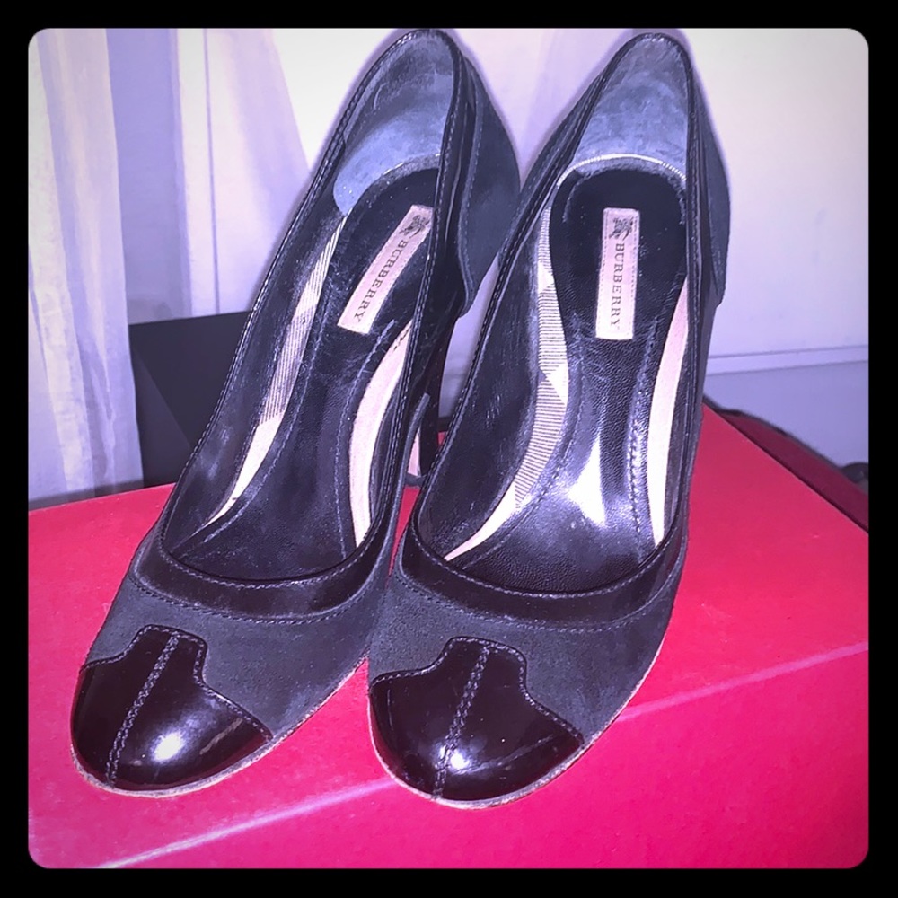 Burberry Black Patent & Suede Pumps
